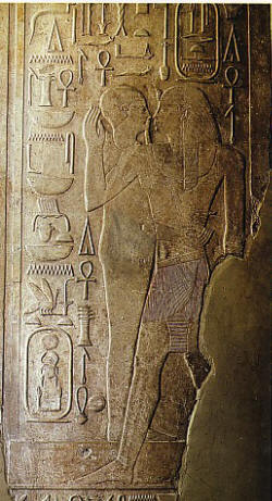 Sesostri I con dio Ptah